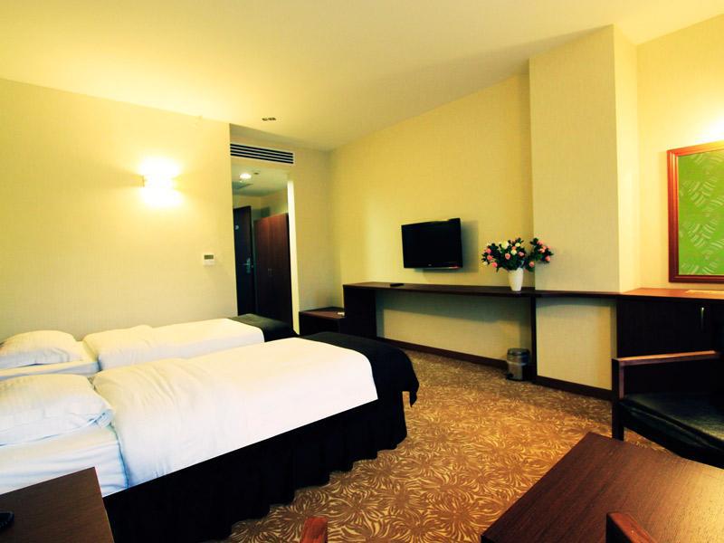 Highway Otel Elmalık Esterno foto