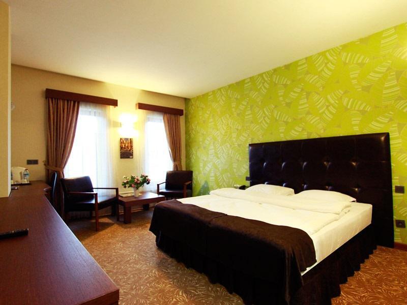 Highway Otel Elmalık Esterno foto